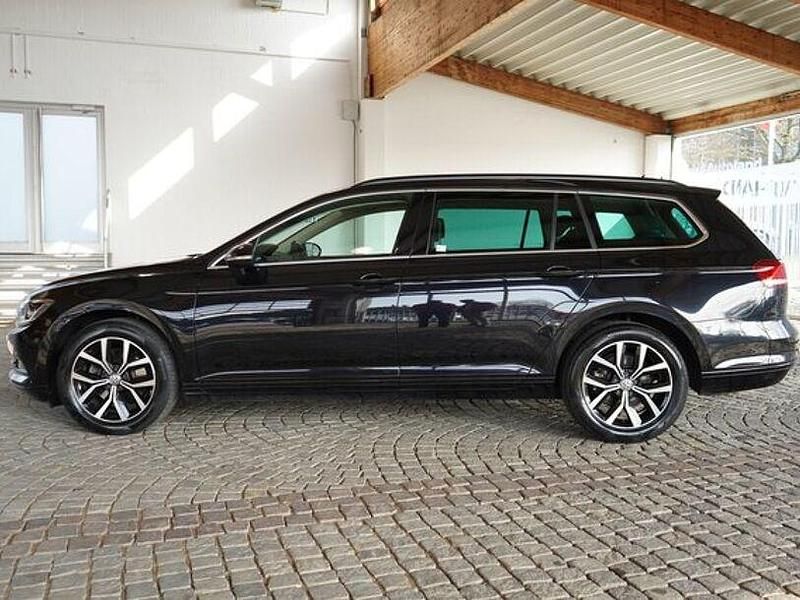 Gebraucht VW Passat Comfortline 150 PS (110 kW) 2018 Schwarz Kombi