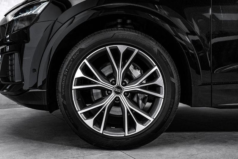 Gebraucht Audi Q8 286 PS (210 kW) 2023 Schwarz SUV