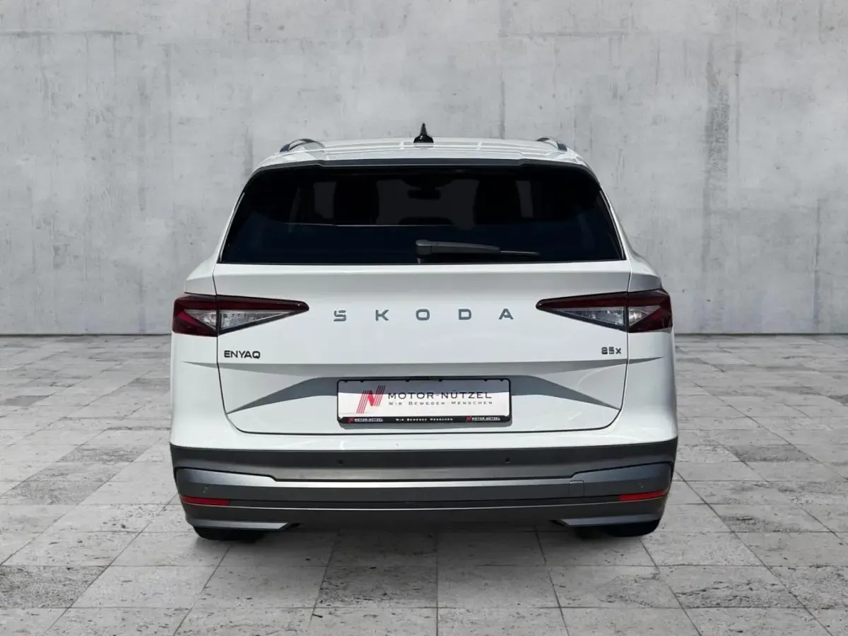 Gebraucht Skoda Enyaq iV Loft 210 kW (286 PS) 2025 Moonweiß perleffekt SUV
