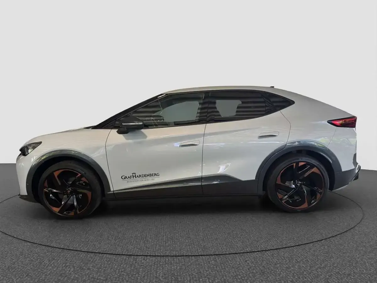 Gebraucht Cupra Tavascan VZ 80 kW (109 PS) 2026 "white" silber SUV