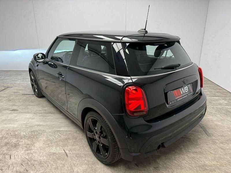 Gebraucht Mini Cooper Classic 136 PS (100 kW) 2023 Midnight blac (metallic) Kleinwagen