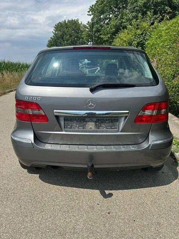 Gebraucht Mercedes B200 136 PS (100 kW) 2009 Grau Van / Kleinbus