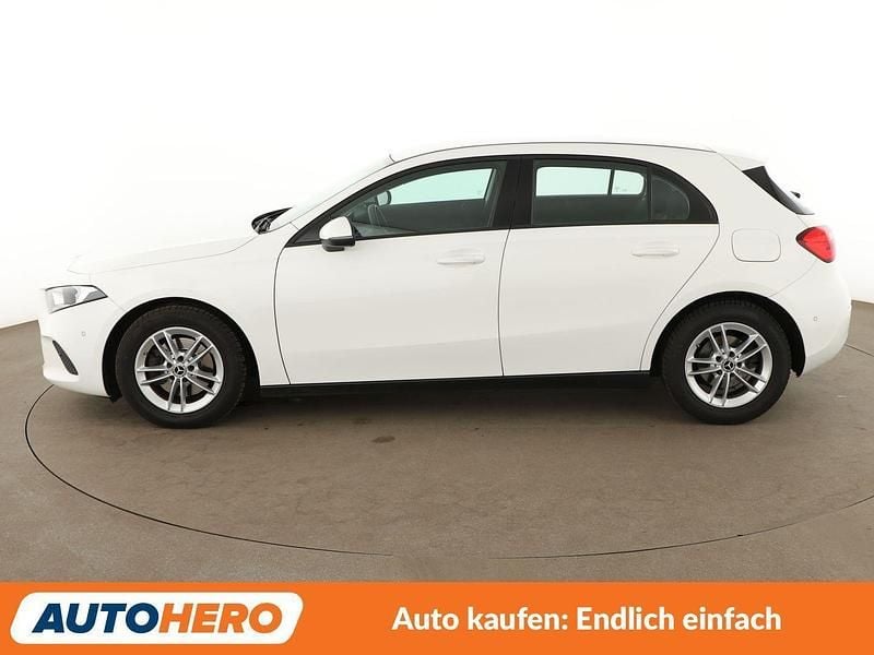 Gebraucht Mercedes A200 163 PS (119 kW) 2019 Weiß Limousine