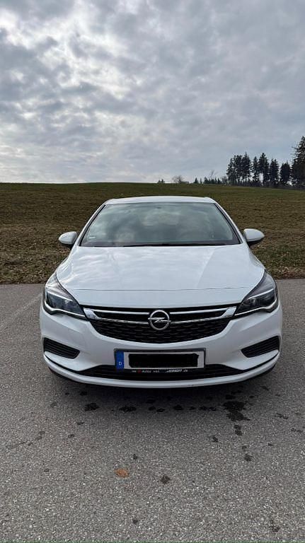 Gebraucht Opel Astra Business 105 PS (77 kW) 2018 Weiß Limousine