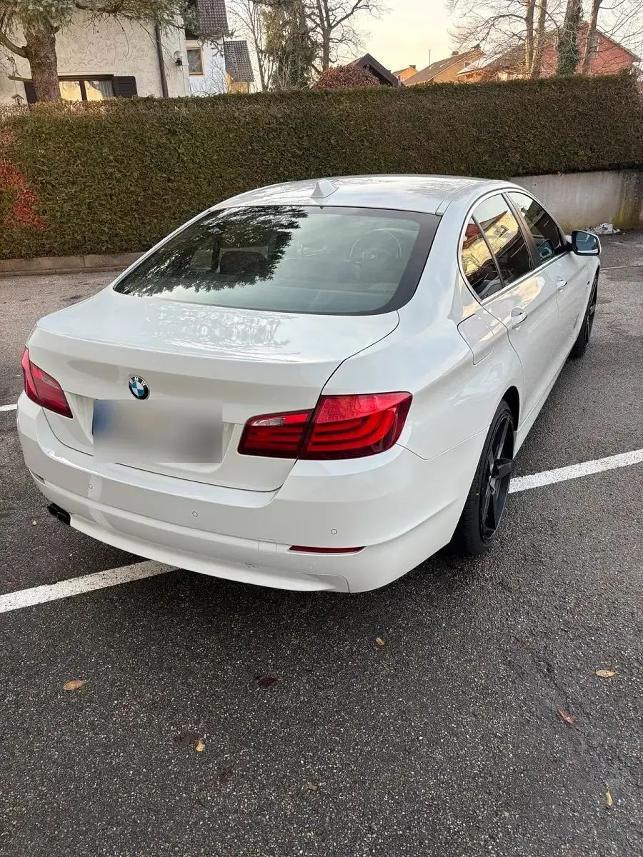Gebraucht BMW 523 204 PS (150 kW) 2010 Weiß Limousine