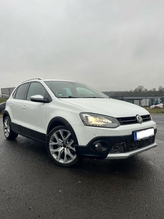 Weiß Gebraucht 2015 VW Polo Cross Kleinwagen | 7.777 € (Fairer Preis) - Bild 1/4