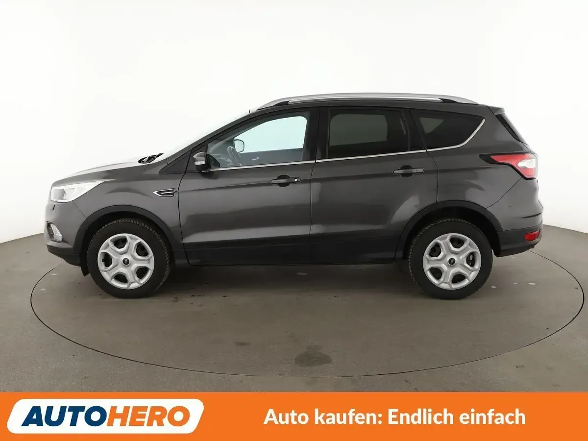 Gebraucht Ford Kuga Trend 120 PS (88 kW) 2019 Grau SUV