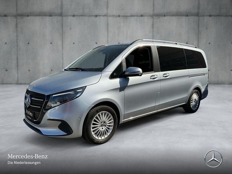 Gebraucht Mercedes V220 Style 163 PS (119 kW) 2025 Silber Van / Kleinbus