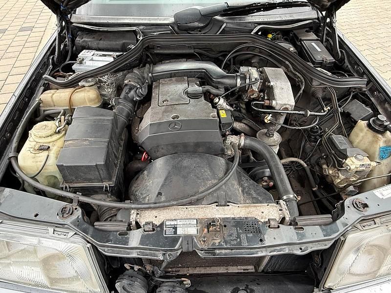 Gebraucht Mercedes 220 150 PS (110 kW) 1994 Braun Kombi