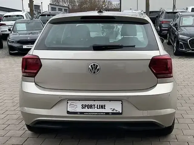 Używany VW Polo Highline 95 KM (69 kW) 2019 Srebrny Sedan/Limuzyna