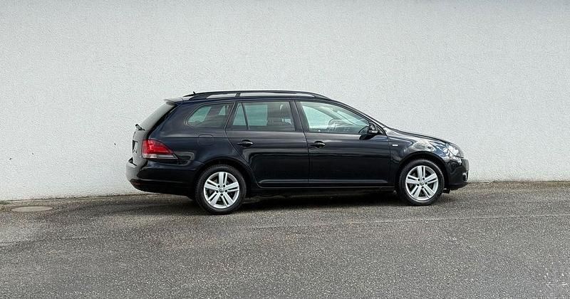 Gebraucht VW Golf VI Match 122 PS (89 kW) 2013 Schwarz Kleinwagen