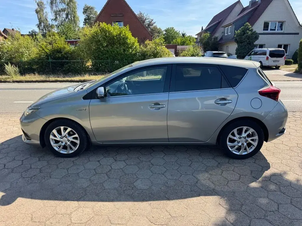 Gebraucht Toyota Auris 136 PS (100 kW) 2016 Grau Limousine