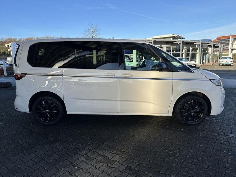 Gebraucht VW Multivan Pro 150 PS (110 kW) 2024 Candyweiß Van