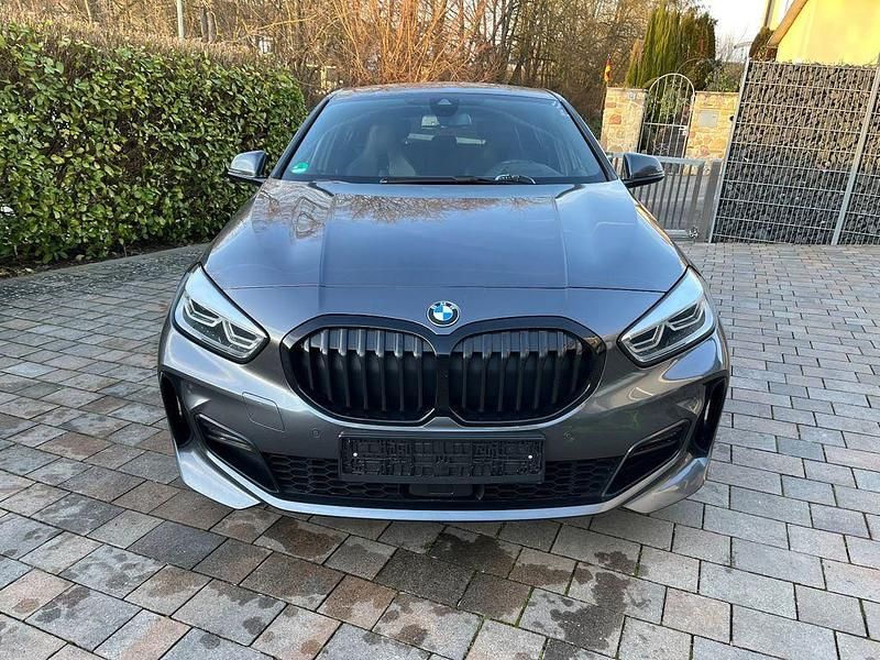 Gebraucht BMW 120 M Sport 190 PS (139 kW) 2020 Grau Kleinwagen