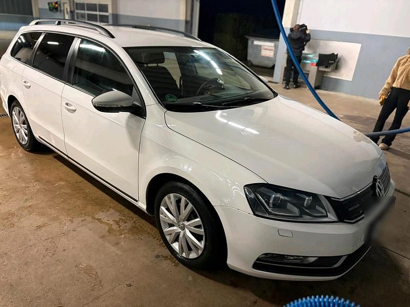 Gebraucht VW Passat 105 PS (77 kW) 2014 Weiß Kombi