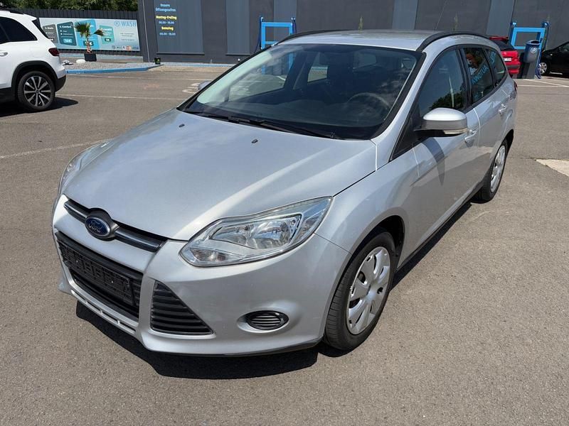 Gebraucht Ford Focus Trend 105 PS (77 kW) 2011 Silber Kombi
