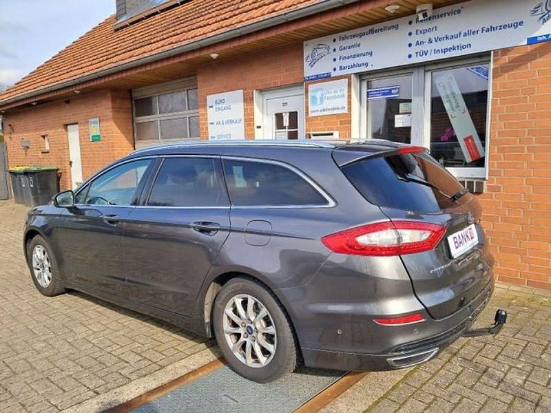 Gebraucht Ford Mondeo Titanium 179 PS (131 kW) 2015 Grau Kombi