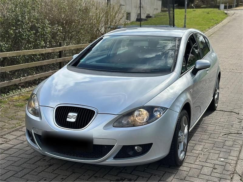 Second-hand Seat Leon 102 CP (75 kW) 2008 Argintiu Hatchback
