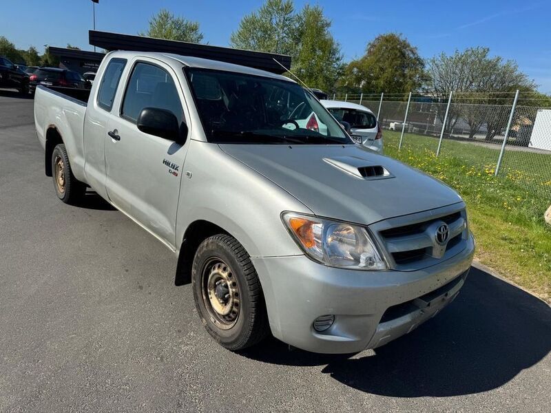 Silber Gebraucht 2007 Toyota HiLux Abholung | 3.600 € - Bild 1/4