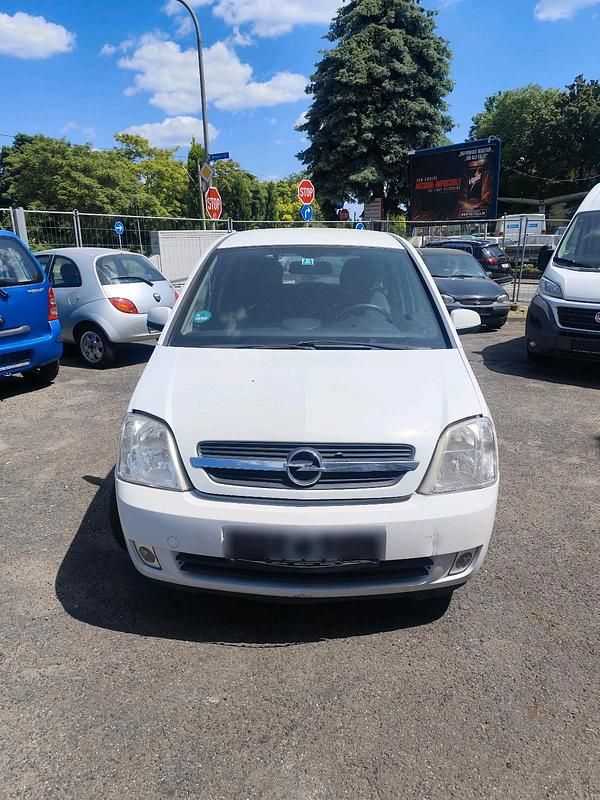 Gebraucht Opel Meriva 101 PS (74 kW) 2003 Weiß Van / Kleinbus