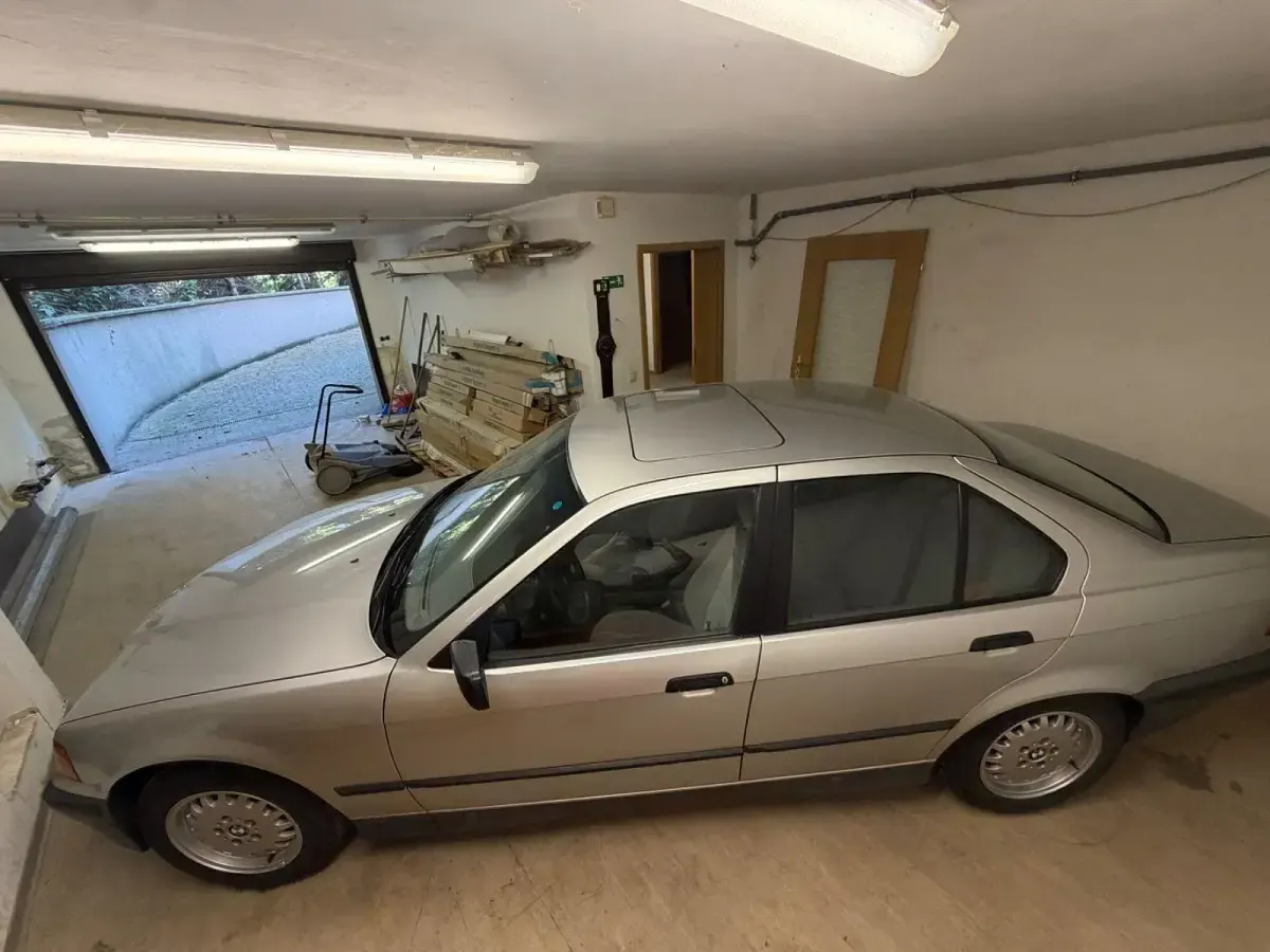 Gebraucht BMW 316 Basis 102 PS (75 kW) 1992 Silber Limousine