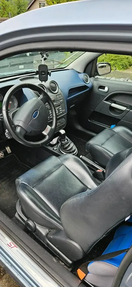 Gebraucht Ford Fiesta ST 150 PS (110 kW) 2006 Blau Kleinwagen