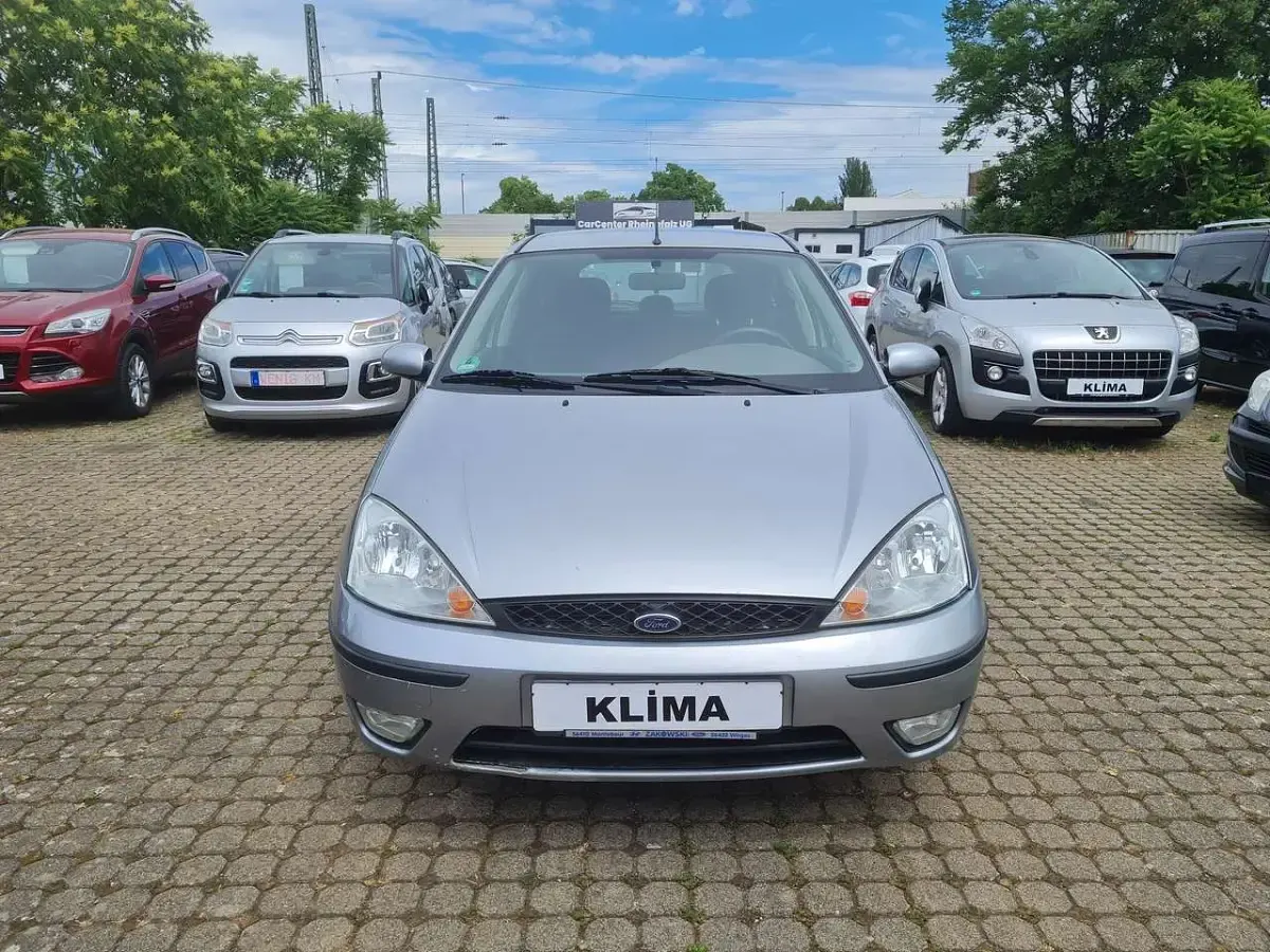 Gebraucht Ford Focus 116 PS (85 kW) 2004 Silber Limousine