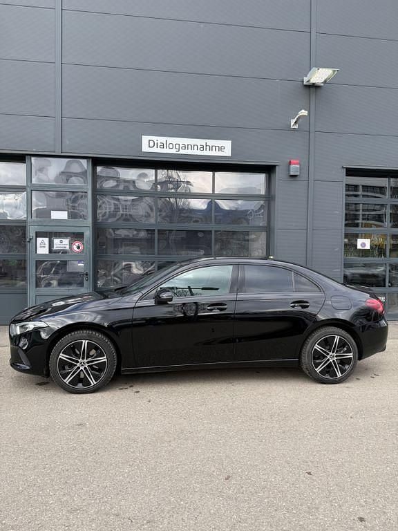 Gebraucht Mercedes A250 Night 160 PS (117 kW) 2022 Schwarz Limousine