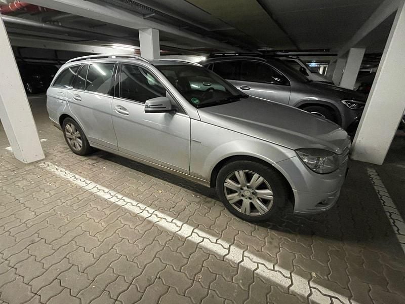 Silber Gebraucht 2009 Mercedes C220 Avantgarde Limousine | 3.600 € (Superpreis) - Bild 1/4