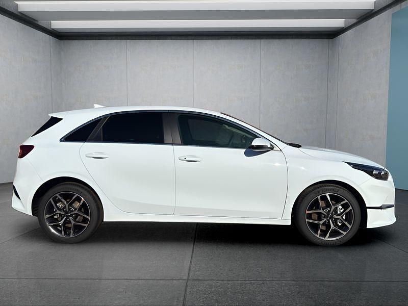 Neu Kia Ceed 140 PS (102 kW) 2025 Weiß Kleinwagen