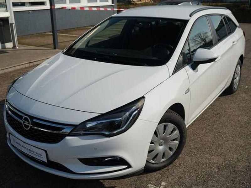 Weiß Gebraucht 2017 Opel Astra Business Kombi | 5.999 € (Guter Preis) - Bild 1/4