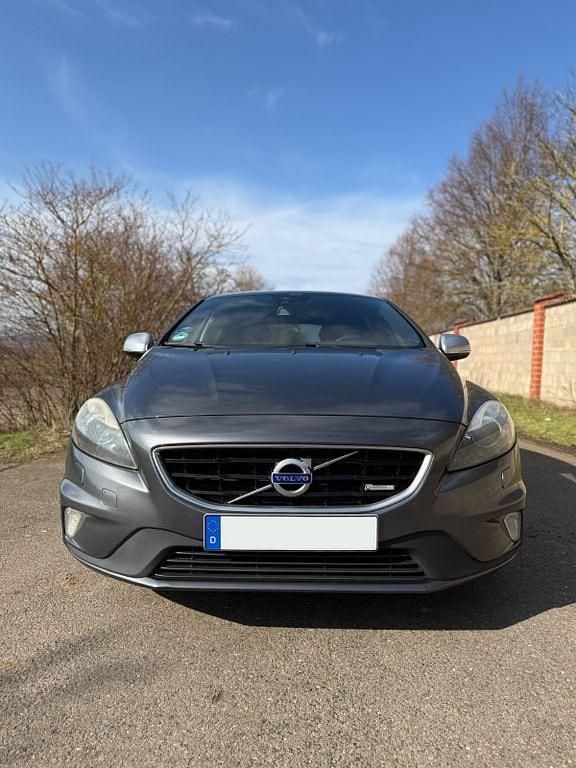 Gebraucht Volvo V40 R-Design 114 PS (83 kW) 2013 Grau Limousine