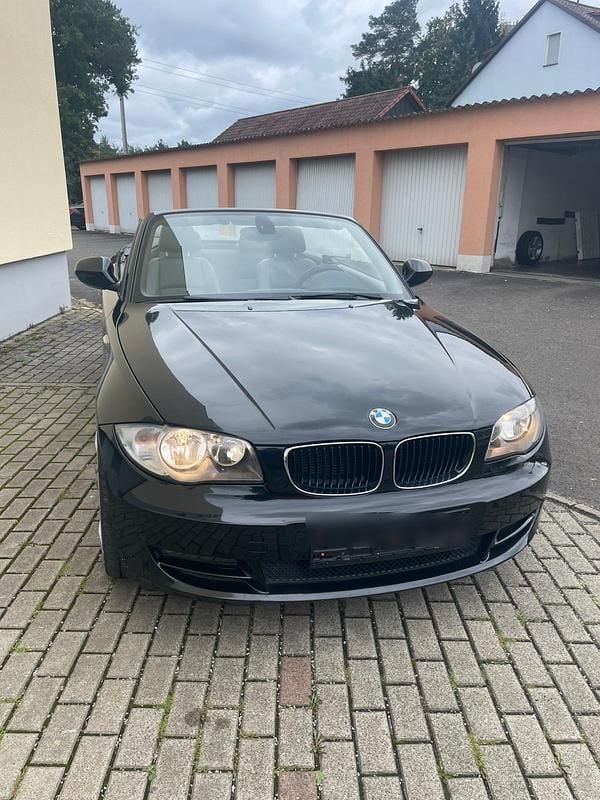 Schwarz Gebraucht 2010 BMW 118 Cabriolet M Sport Cabrio | 6.700 € (Guter Preis) - Bild 1/4