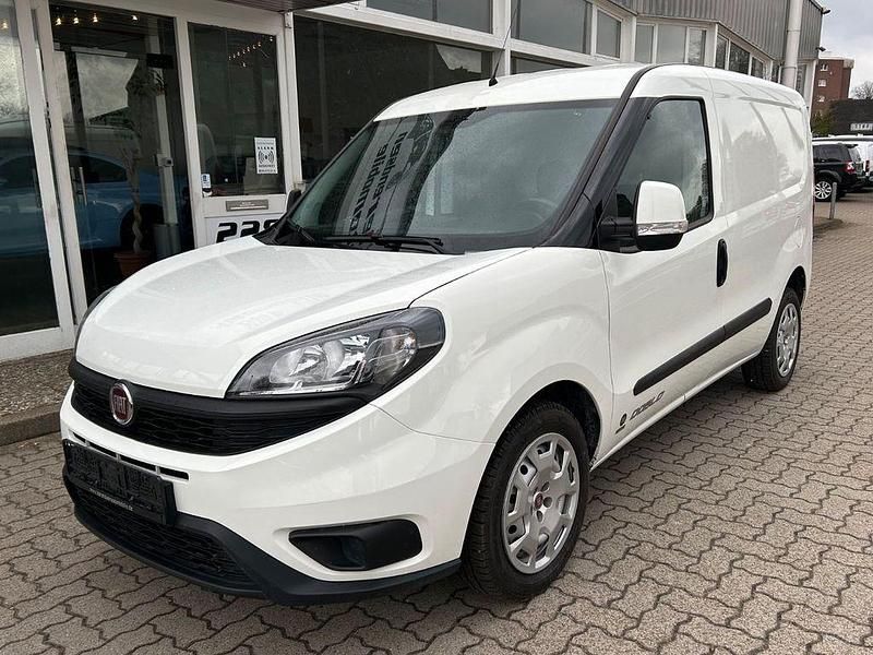 Gebraucht Fiat Doblò 120 PS (88 kW) 2018 Weiß Van / Kleinbus