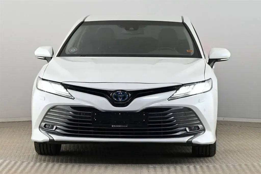 Gebraucht Toyota Camry Hybrid Executive 178 PS (130 kW) 2019 Weiß Limousine