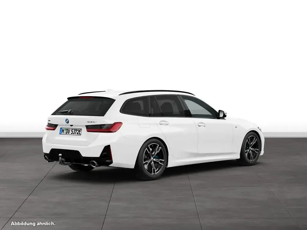 Gebraucht BMW 330e 292 PS (214 kW) 2025 Alpinweiss Kombi