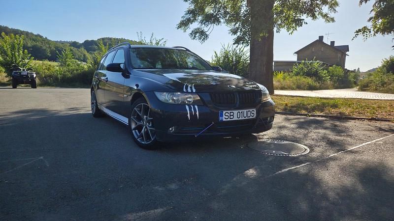 Blau Gebraucht 2007 BMW 318 Kombi | 2.500 € - Bild 1/4