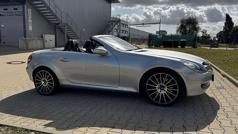 Silber Gebraucht 2007 Mercedes SLK200 Cabrio | 6.900 € (Guter Preis) - Bild 1/4
