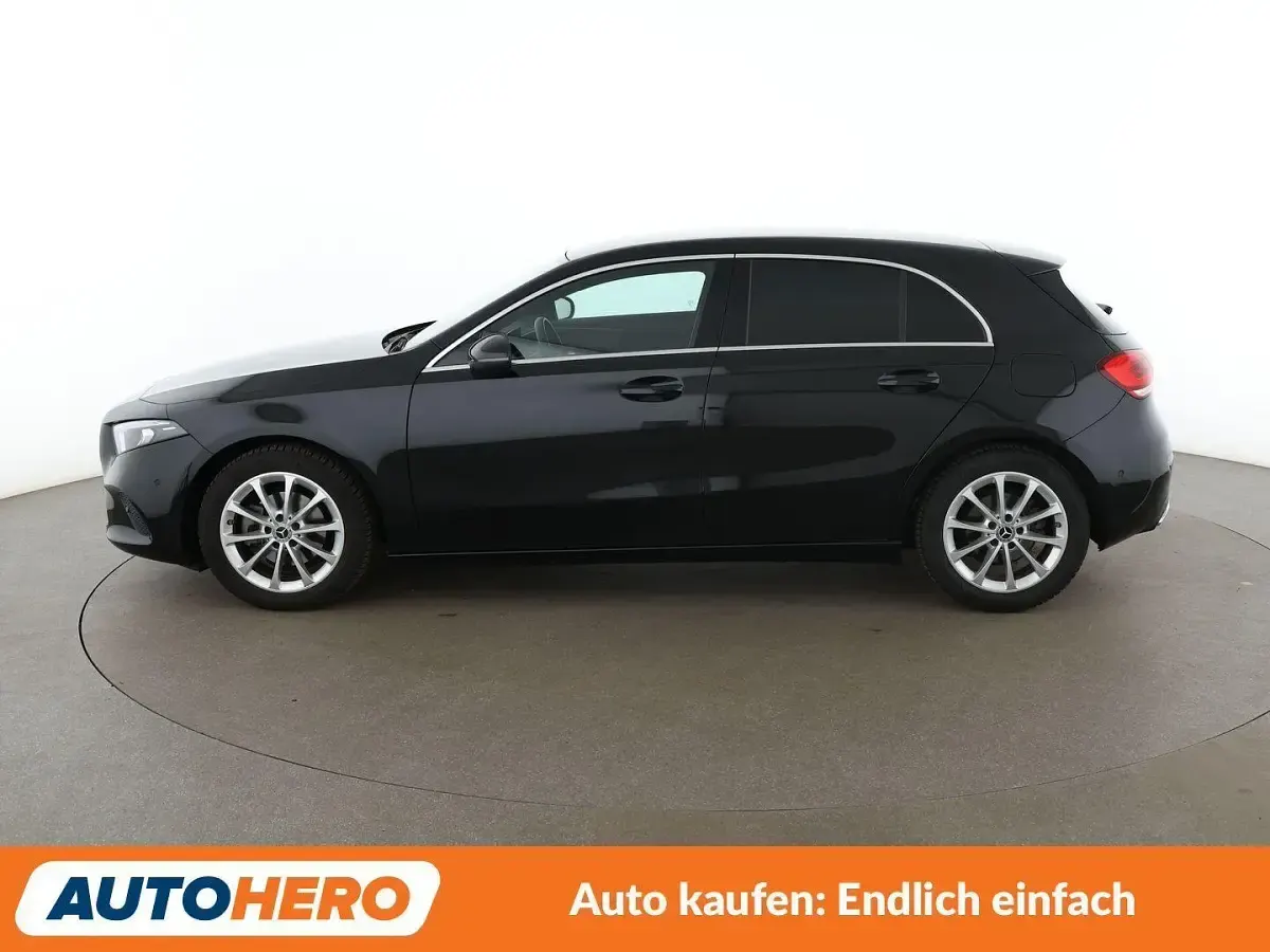 Gebraucht Mercedes A180 Progressive 150 PS (110 kW) 2022 Schwarz Limousine