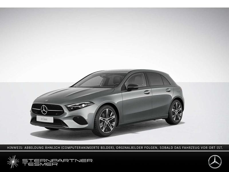 Neu Mercedes A200 Night 163 PS (119 kW) 2025 Grau Limousine