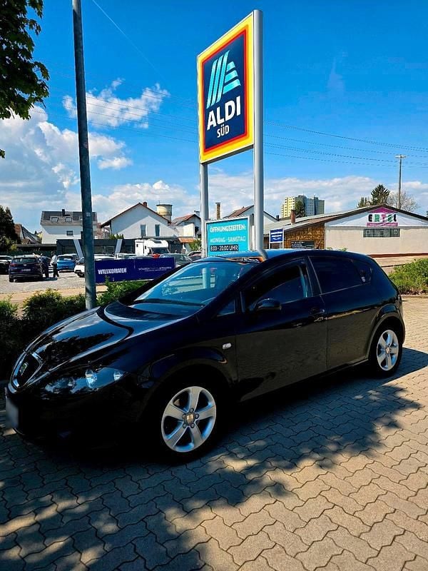 Second-hand Seat Leon 105 CP (77 kW) 2008 Negru Hatchback