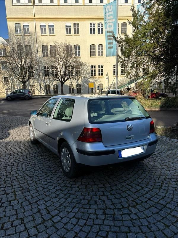 Silber Gebraucht 2001 VW Golf IV Kleinwagen | 1.700 € (Fairer Preis) - Bild 1/4
