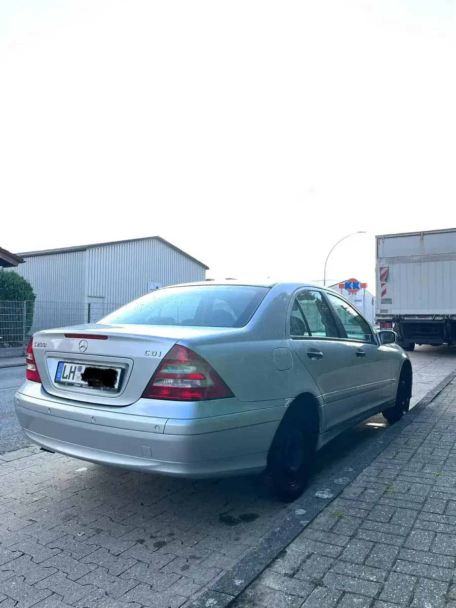 Gebraucht Mercedes C200 122 PS (89 kW) 2005 Silber Limousine