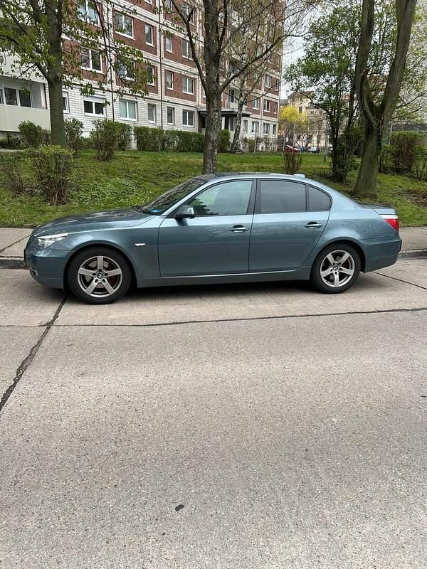 Gebraucht BMW 520 177 PS (130 kW) 2010 Grau Limousine