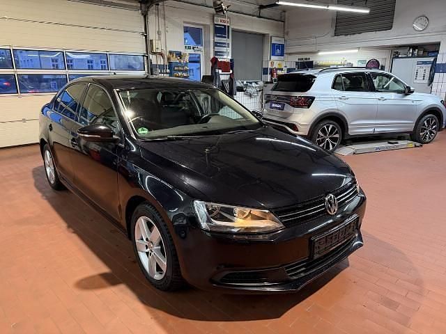 Schwarz Gebraucht 2014 VW Jetta Comfortline Limousine | 6.590 € (Fairer Preis) - Bild 1/4