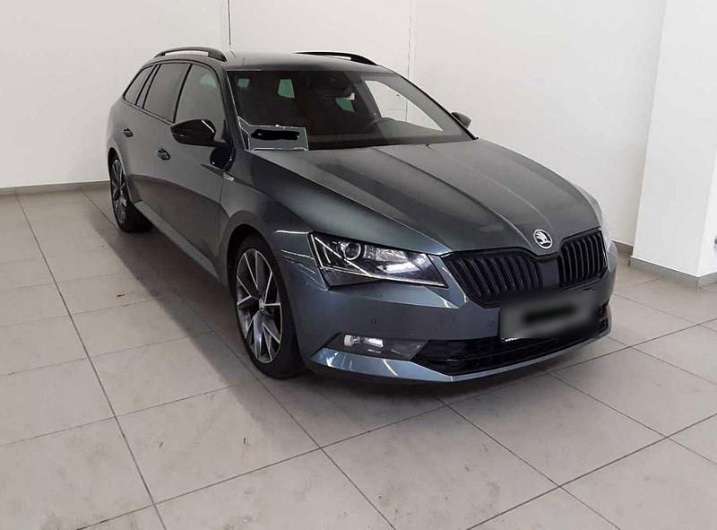 Grau Gebraucht 2017 Skoda Superb SportLine Kombi | 14.700 € (Fairer Preis) - Bild 1/4