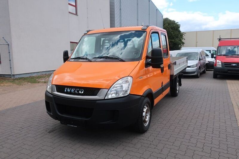 Orange Gebraucht 2010 Iveco Daily Limousine | 6.900 € (Guter Preis) - Bild 1/4