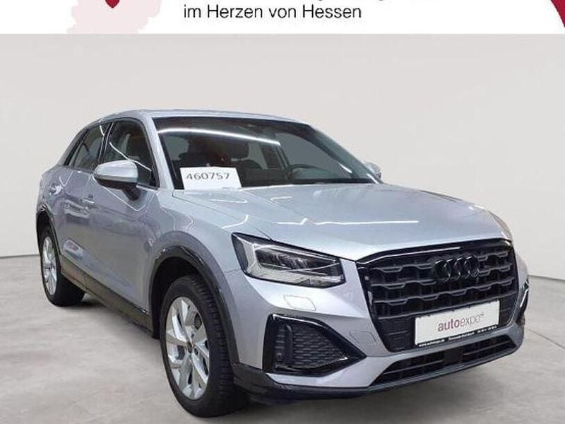 Florettsilber metallic Gebraucht 2023 Audi Q2 Advanced SUV | 22.690 € (Guter Preis) - Bild 1/4