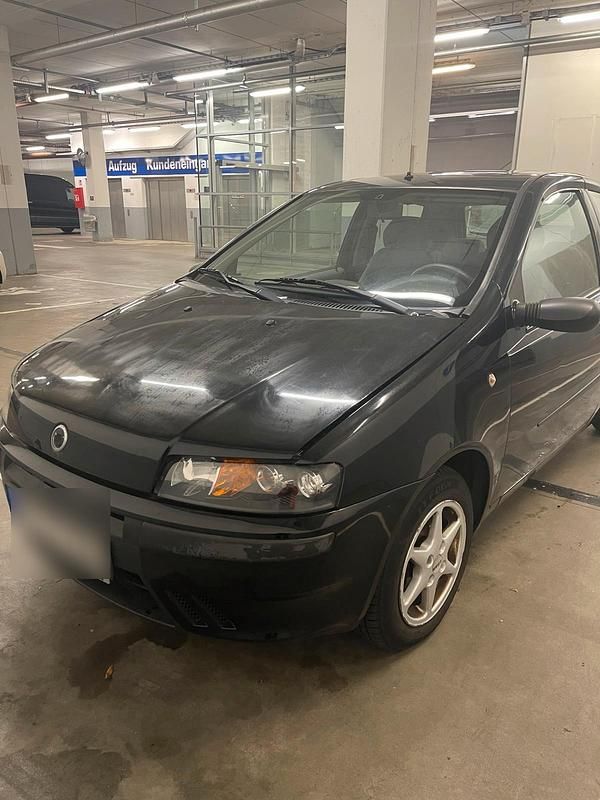 Schwarz Gebraucht 2003 Fiat Punto Kleinwagen | 450 € (Superpreis) - Bild 1/4
