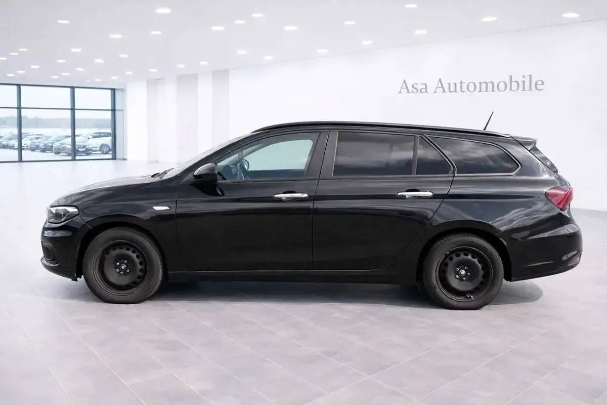 Gebraucht Fiat Tipo 95 PS (69 kW) 2018 Schwarz Kombi